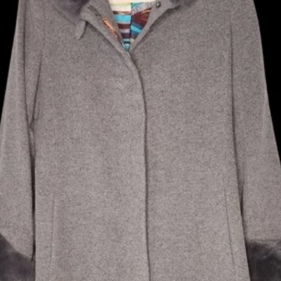 GREY VIA SPIGA WOOL CASHMERE BLEND COAT WITH LUXURIOUS RABBIT FUR TRIM. - Picture 5 of 6
